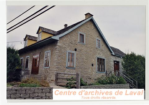 Maison Vital-Ouimet situe au 291, avenue des Terrasses, Auteuil.