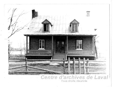 Maison autrefois situe au 273, boulevard Lvesque, Pont-Viau.