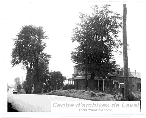 Maison situe au 1677 Saint-Martin Ouest, Chomedey.