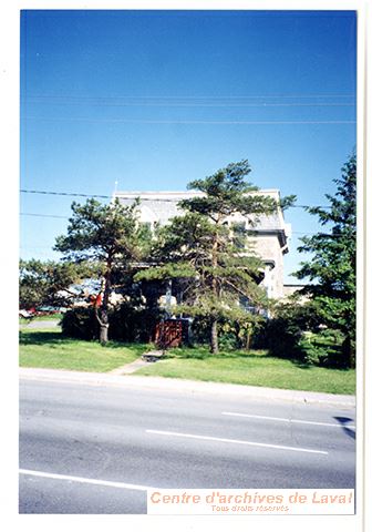 Maison situe au 169, boulevard Saint-Martin Ouest, Vimont.