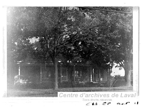 Maison situe au 205, boulevard Saint-Elzar Ouest, Vimont.