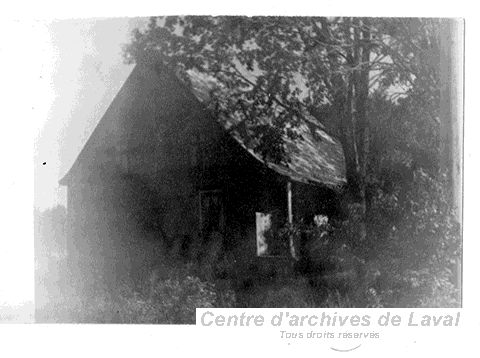 Maison situe au 235 boulevard Saint-Elzar ouest.