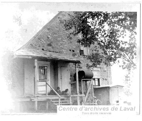 Maison autrefois situe au 235, boulevard Saint-Elzar Ouest, Vimont.