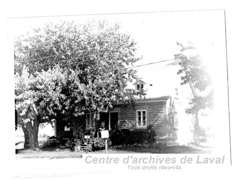 Maison autrefois situe au 1149 boulevard Saint-Elzar ouest.