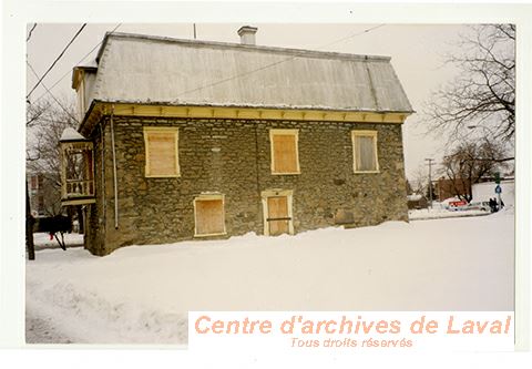 Maison Papineau-Clroux, situe au 4040, boulevard Saint-Martin, Chomedey.