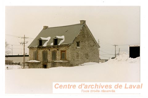 Maison ancestrale autrefois situe sur le boulevard Saint-Elzar, Chomedey.