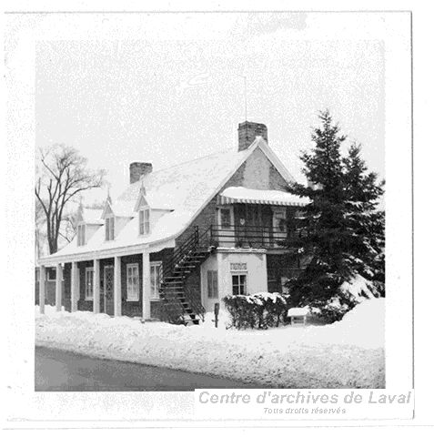 Maison autrefois situe sur le boulevard Saint-Martin, Chomedey.