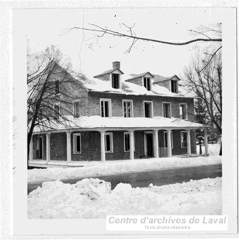 Maison ancestrale autrefois situe  Chomedey.