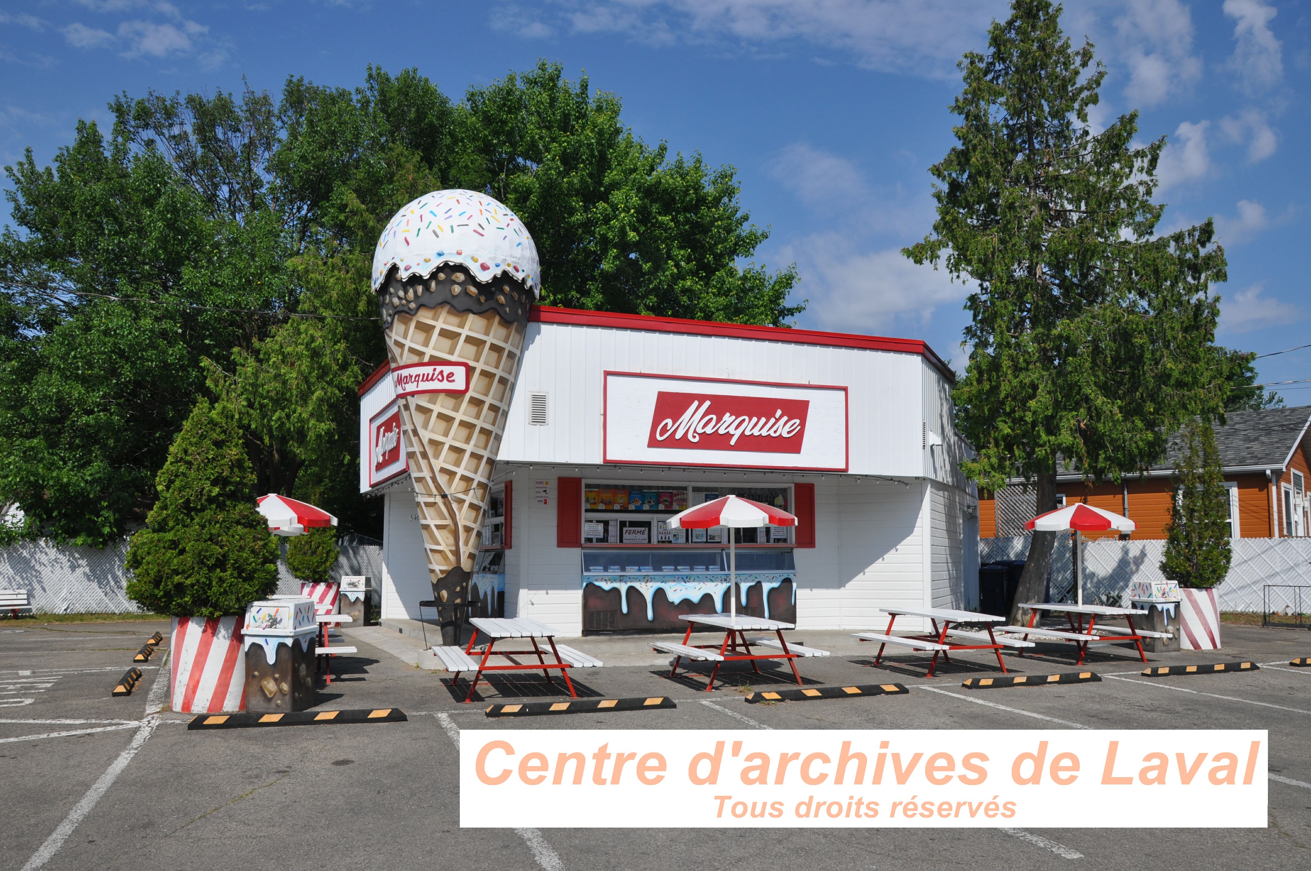 Crmerie La Marquise situe au 5465 Bd Sainte-Rose, Laval, QC H7R 1W3. Photo prise lors d'une visite guide, offerte aux employs et bnvoles du CAL et de la SHGIJ. Le tour tait anim par Franois Pilon le 6 juin 2024.