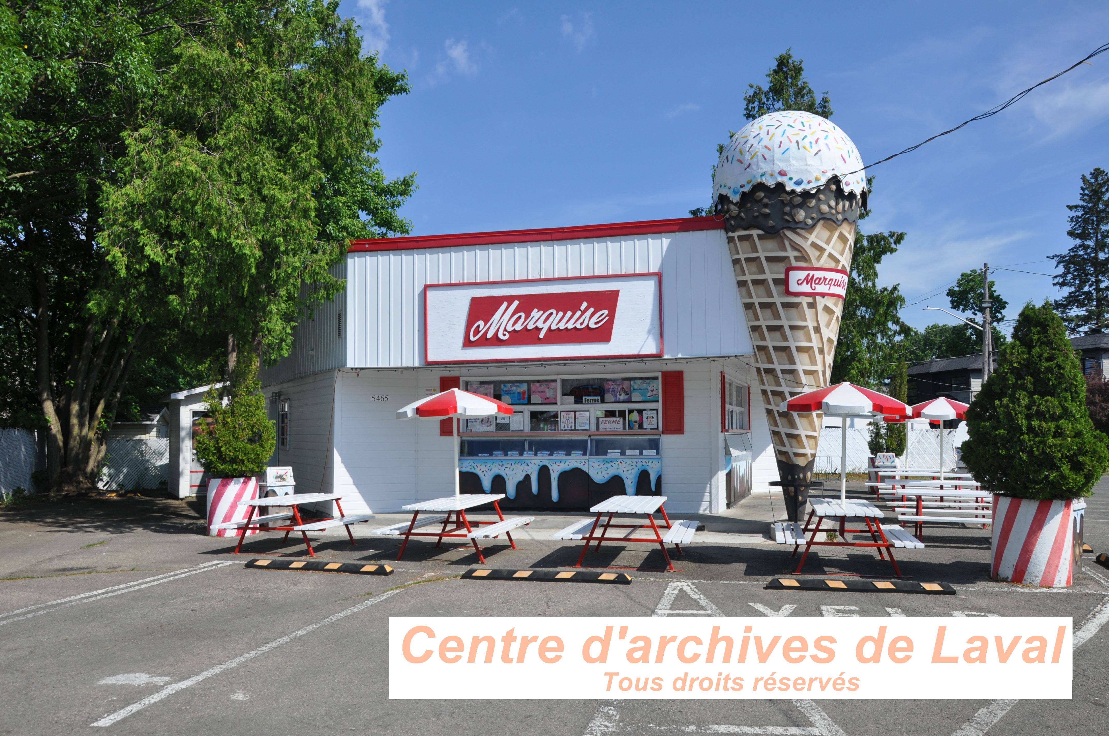 Crmerie La Marquise situe au 5465 Bd Sainte-Rose, Laval, QC H7R 1W3. Photo prise lors d'une visite guide, offerte aux employs et bnvoles du CAL et de la SHGIJ. Le tour tait anim par Franois Pilon le 6 juin 2024.