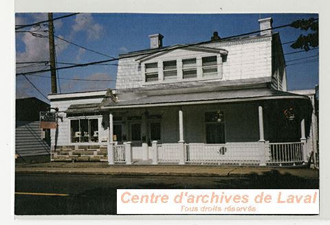 Le commerce de machines  coudre d'Aldric Dsautels,  Saint-Vincent-de-Paul.