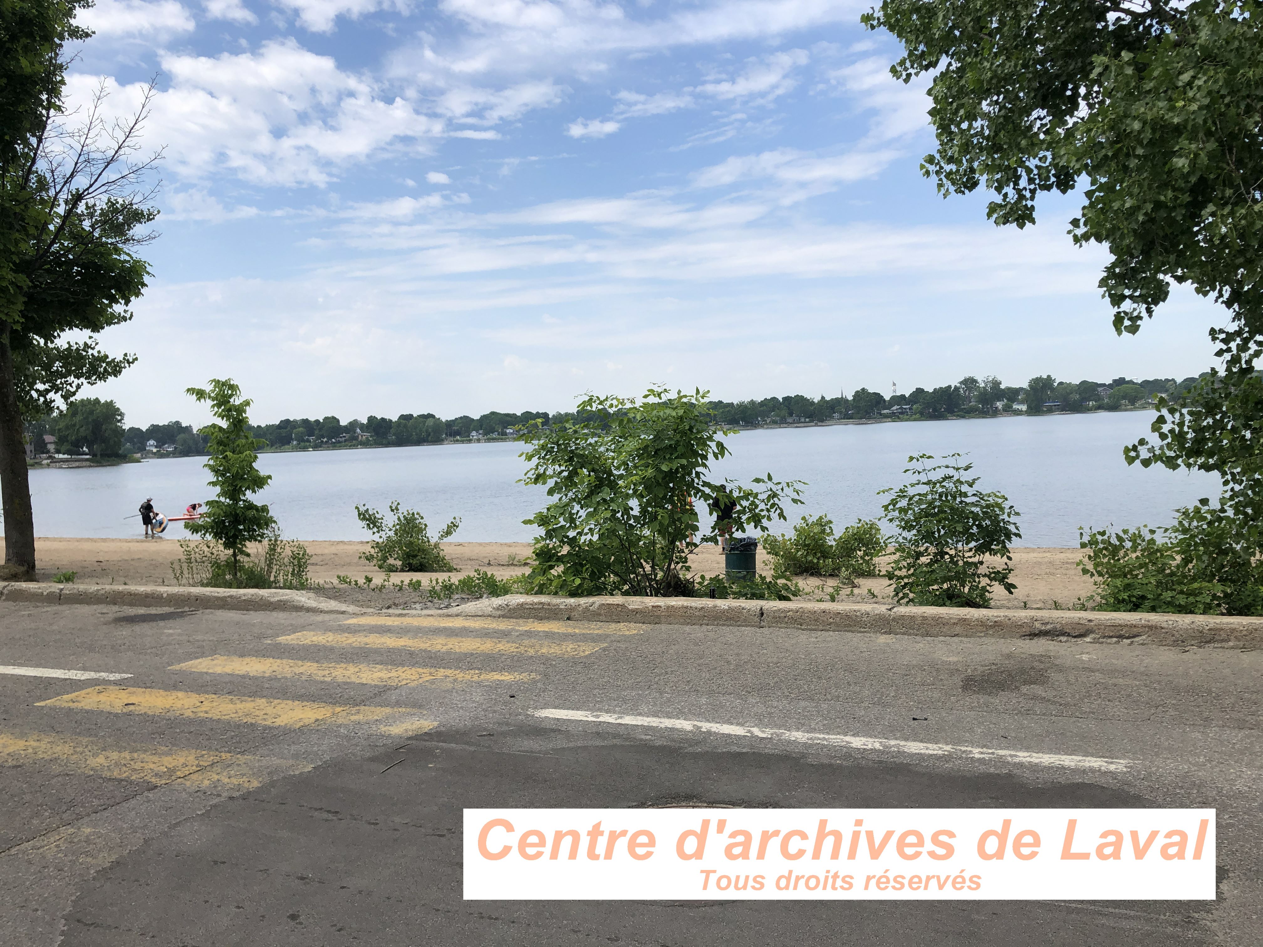 Photo de la plage  Laval-Ouest. Photo prise lors d'une visite guide, offerte aux employs et bnvoles du CAL et de la SHGIJ. Le tour tait anim par Franois Pilon le 6 juin 2024.