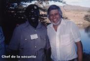 Jean-Paul Champagne et le chef de la sécurité au Kenya