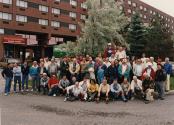 Photo de groupe devant le Sheraton Laval avant le départ pour la pourvoirie des Cents Lacs