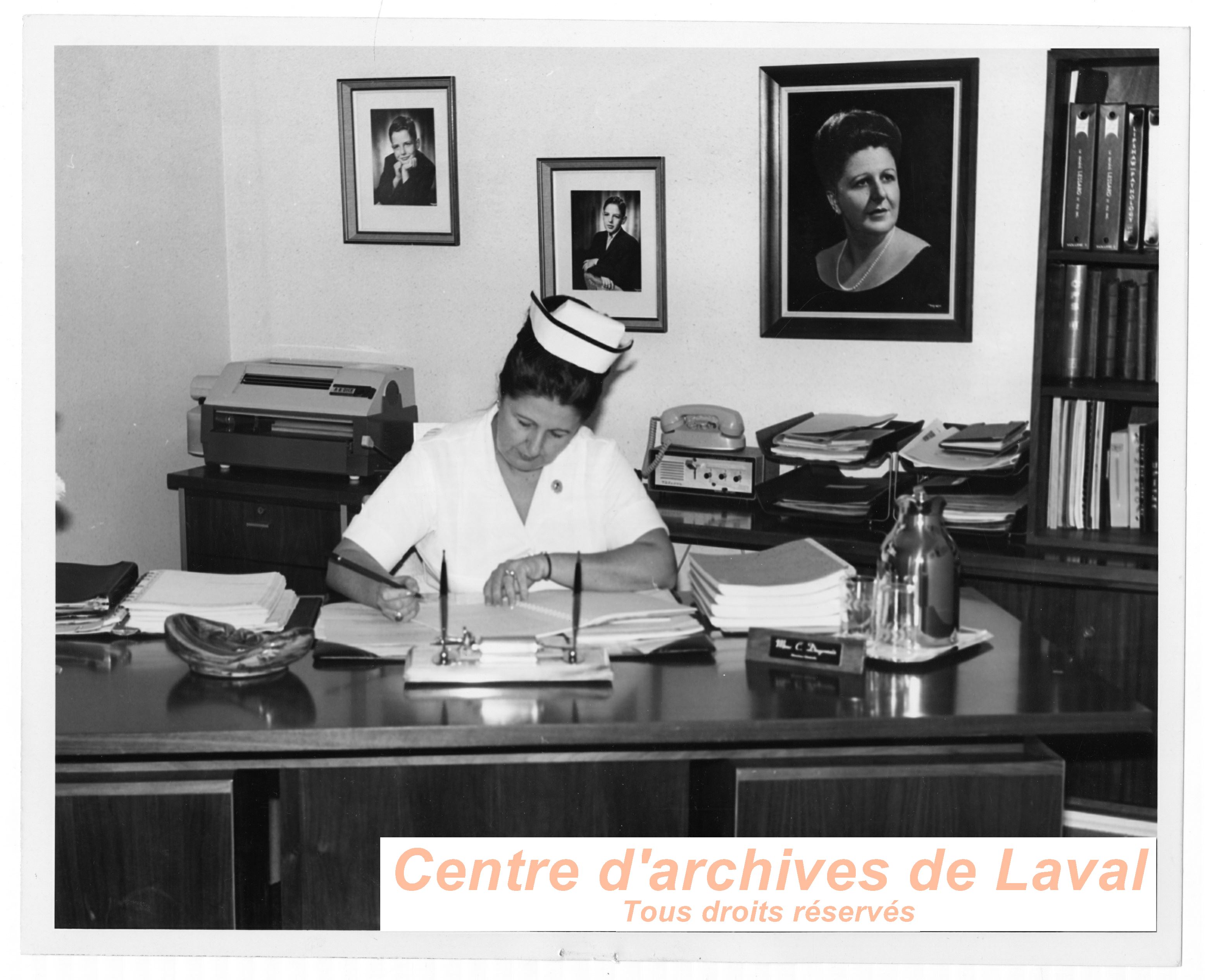 Ccile L. Dagenais  son bureau