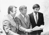 Michel Leduc accompagn de Jean-Guy Rodrigue et de Marcel Lger durant la campagne lectorale de 1981
