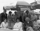 Michel Leduc accompagn de Bernard Landry et du maire Claude Lefebvre lors de festivits grecques  Laval, en 1982