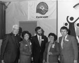 Notables et politiciens runis  l'occasion du 10e anniversaire de la fondation de l'Association Parents Uniques de Laval, en 1982