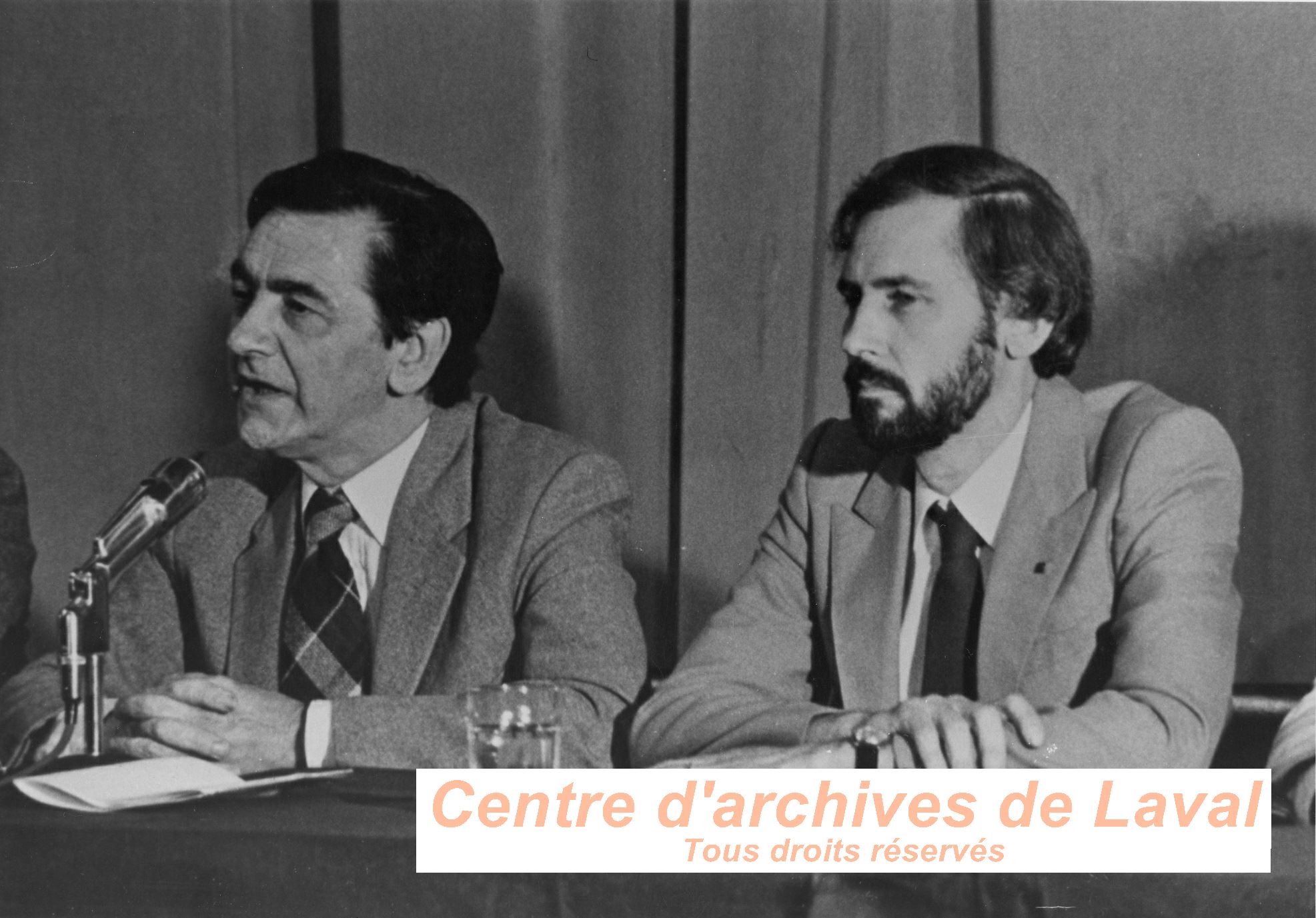 Michel Leduc et Camille Laurin lors d'une confrence de presse, vers 1982