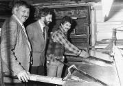 Michel Leduc visite un artisan en 1984
