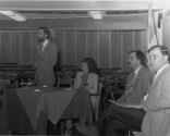 Michel Leduc prend la parole lors d'une tourne ministrielle en 1982
