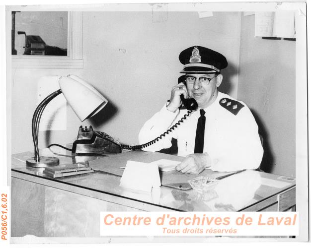 Policier de Sainte-Dorothe au travail.