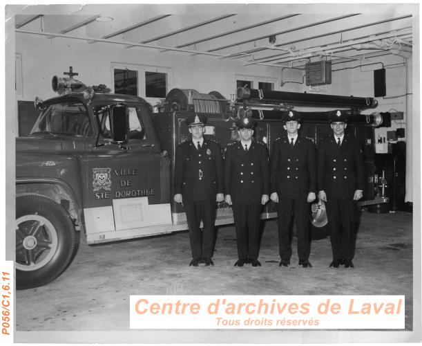 Quatre pompiers-ambulanciers de la ville de Sainte-Dorothe.