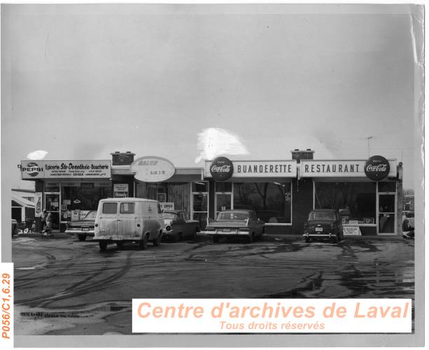 Commerces situs sur le chemin du Bord de l'Eau,  Sainte-Dorothe.