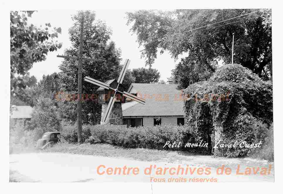 Petit moulin sur le boulevard Filion  Laval-Ouest