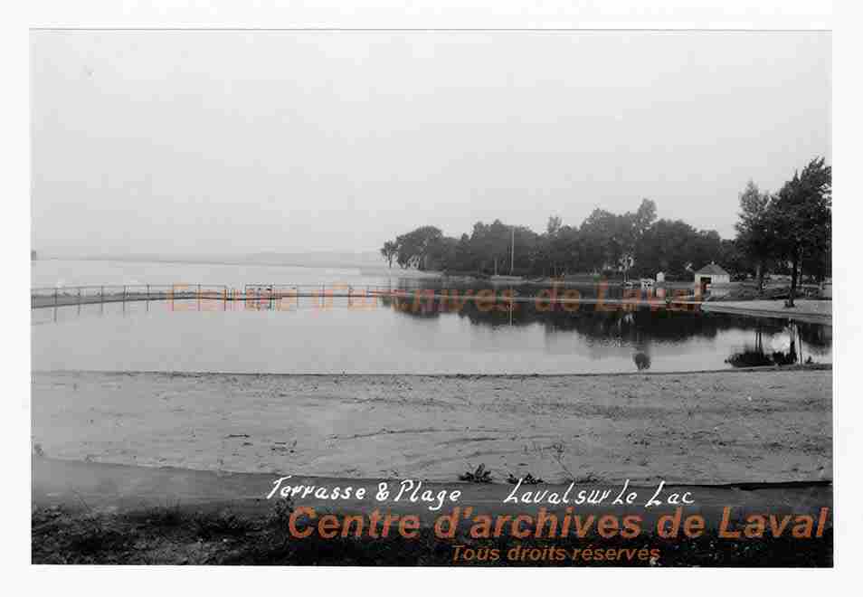 Une plage  Laval-sur-le-lac