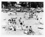 Laval Ouest - Plage Saratoga Beach, gens sur la plage et voitures