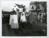 Visite du cardinal Paul-mile Lger  l'occasion du 100e anniversaire du couvent d'Youville (1854-1954)  Saint-Benot en 1954.