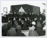 Chorale chantant lors des clbrations du 100e anniversaire du couvent d'Youville (1854-1954)  Saint-Benot en 1954.