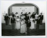 Groupe d'enfants en costume lors des clbrations du 100e anniversaire du couvent d'Youville (1854-1954)  Saint-Benot en 1954.