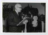 Laurent Brunet donnant un discours lors de clbrations en l'honneur de la Mre d'Youville  Saint-Benot en 1968.