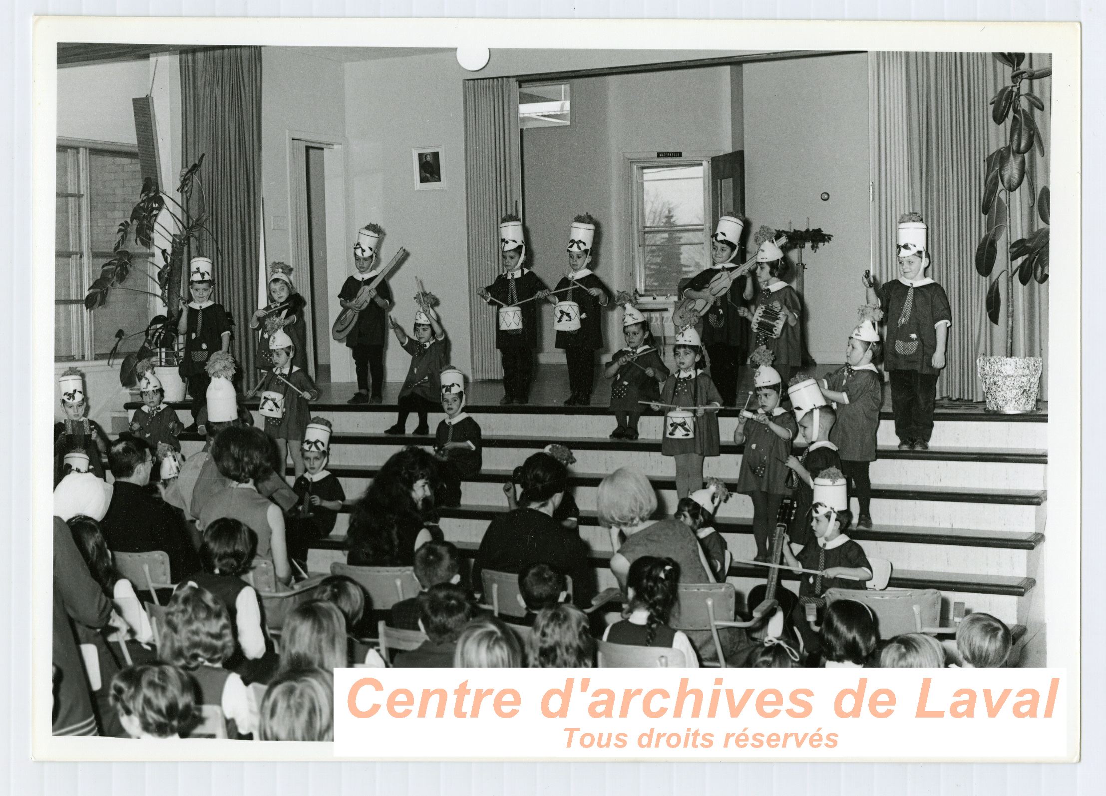 Orchestre de jeunes enfants  Saint-Benot en 1973.