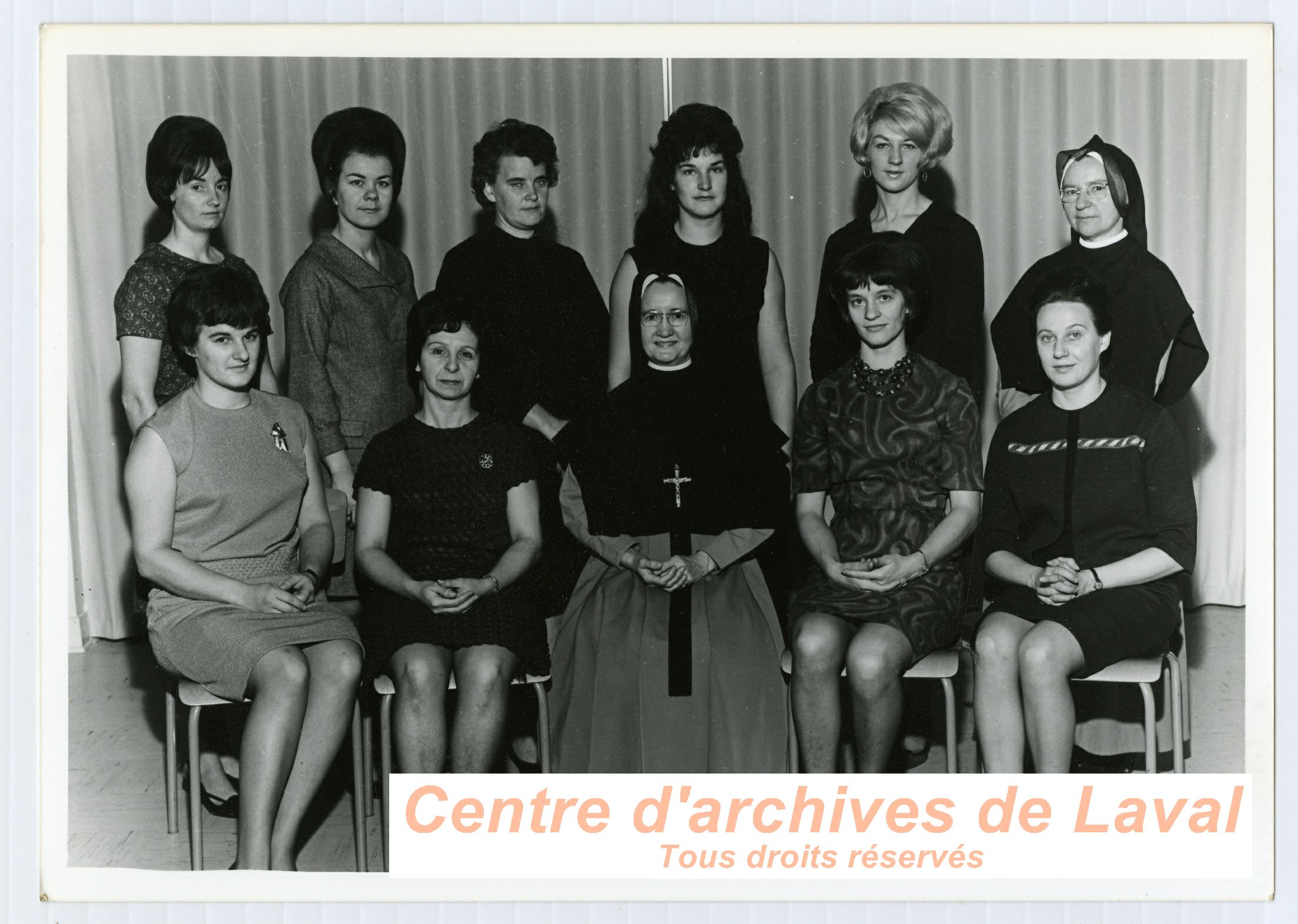 Portrait des enseignantes de l'cole Girouard  Saint-Benot vers  1960.