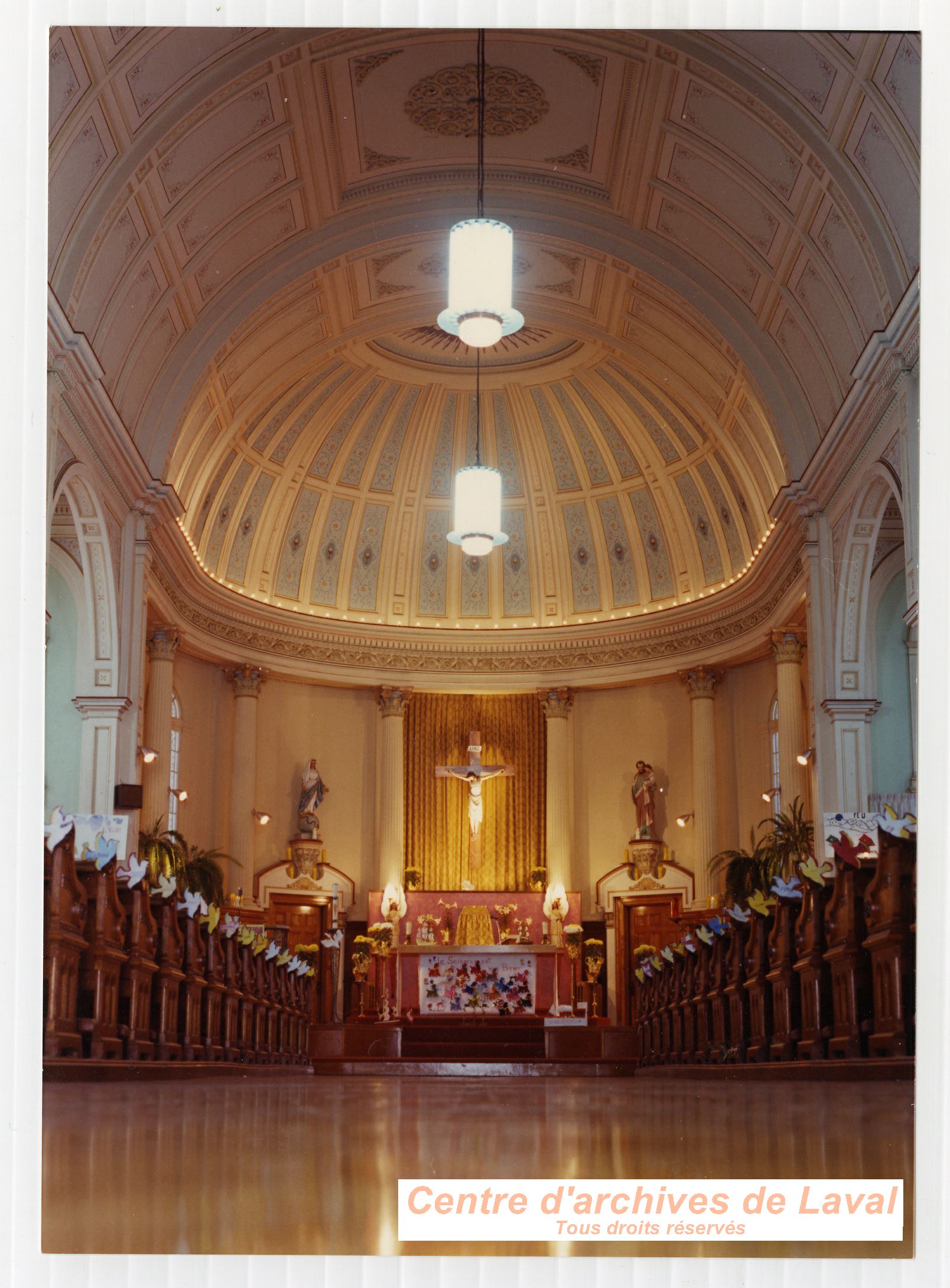 L'intrieur de l'glise Saint-Benot