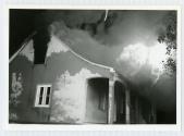 Incendie de la demeure d'Herv Proulx situe sur le rang Saint-tienne  Saint-Benot en 1959.