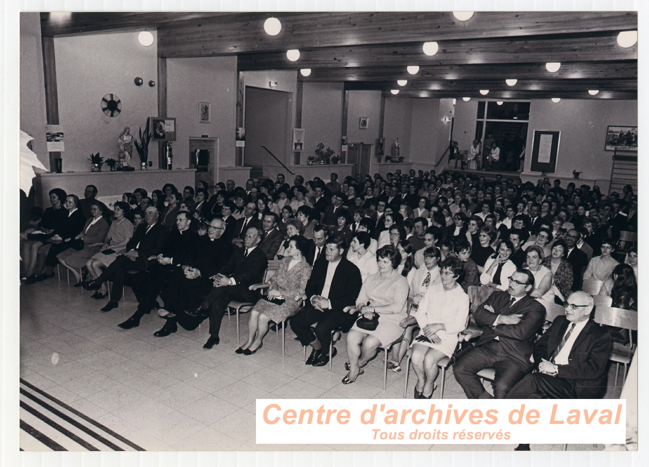 Spectacle  l'cole Girouard de Saint-Benot en 1969.