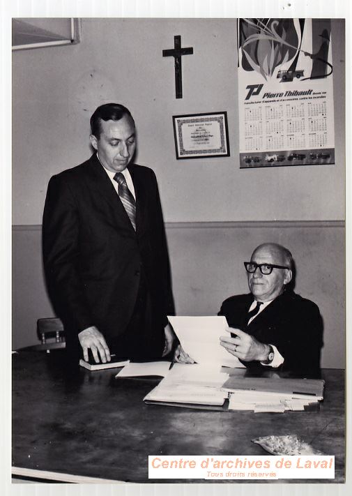 Jacques Laurin (gauche) et Ren Laurin (droite)  Saint-Benot en 1969.