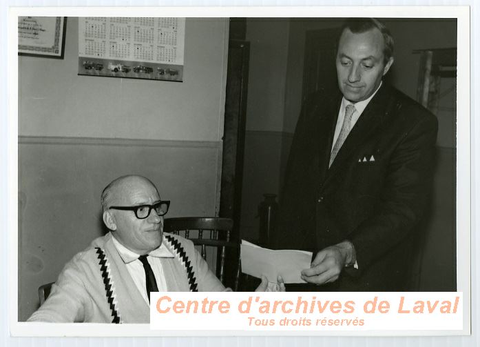 Jacques Laurin (droite) et Ren Laurin (gauche)  Saint-Benot en 1969.