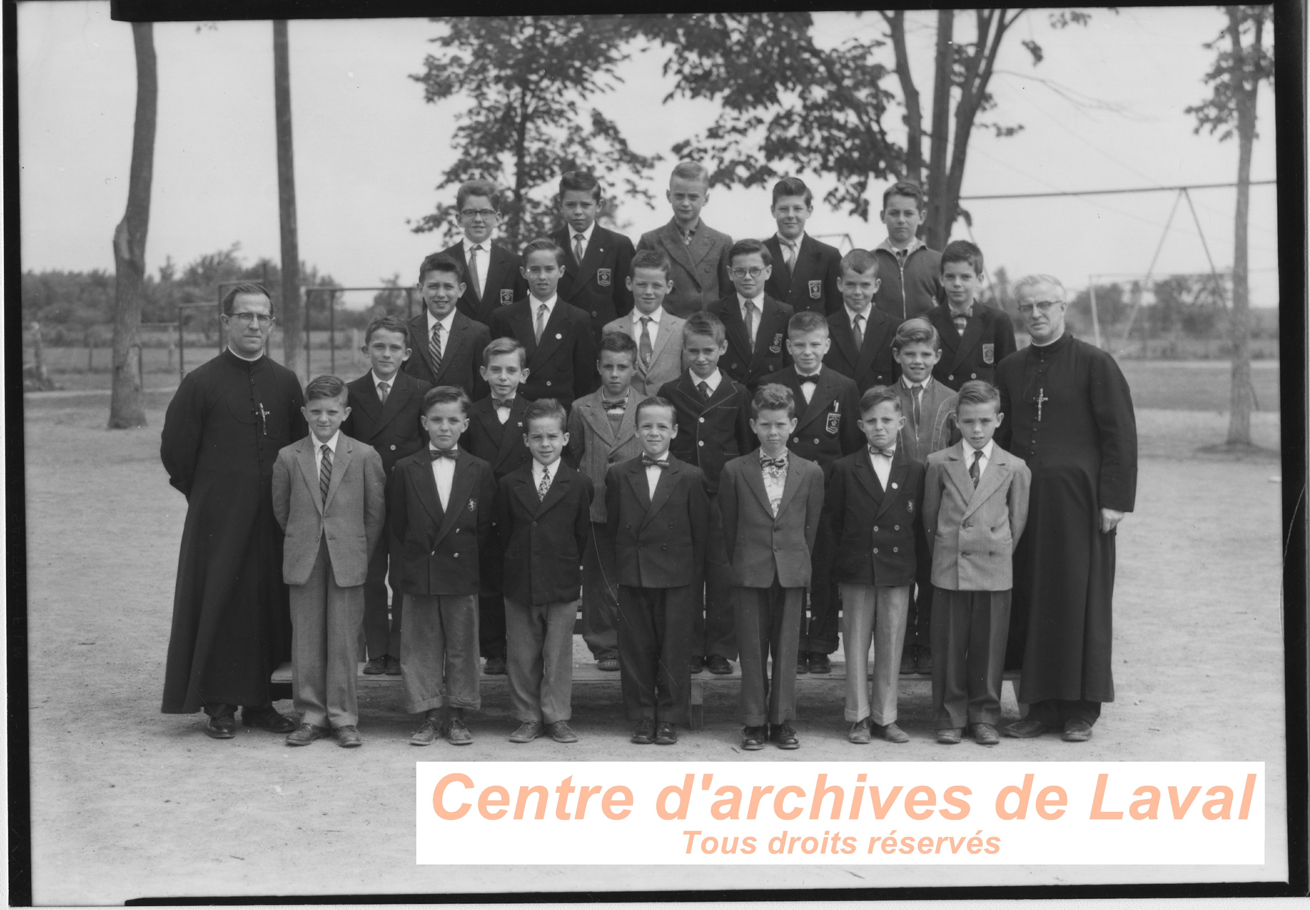 Groupe d'lves du Pensionnat Sainte-Anne, Sainte-Scholastique, en 1959.