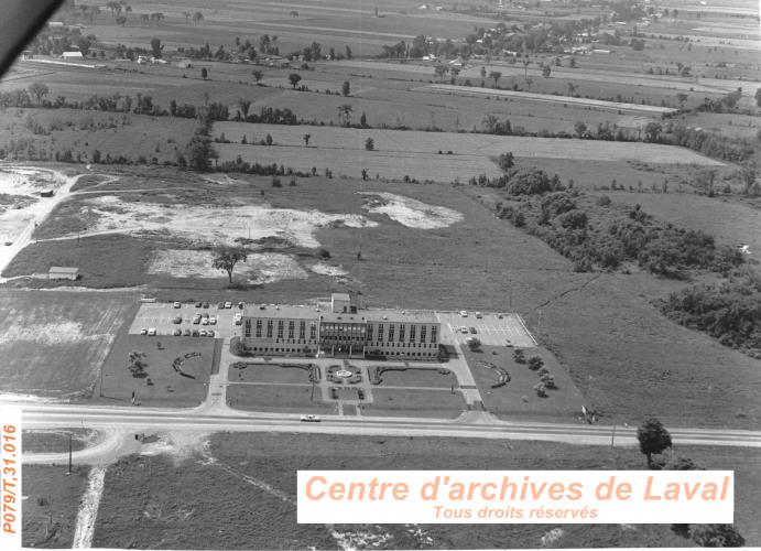 Vue arienne de l'hpital de Saint-Eustache