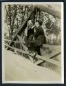 Couple d'amoureux sur un pont, à Saint-Vincent-de-Paul