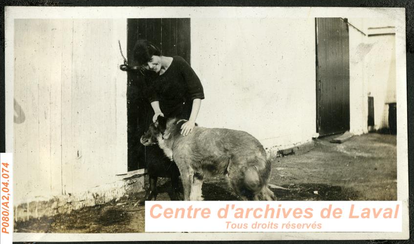 Une femme et son chien