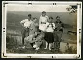 Groupe d'amis au lac Tremblant