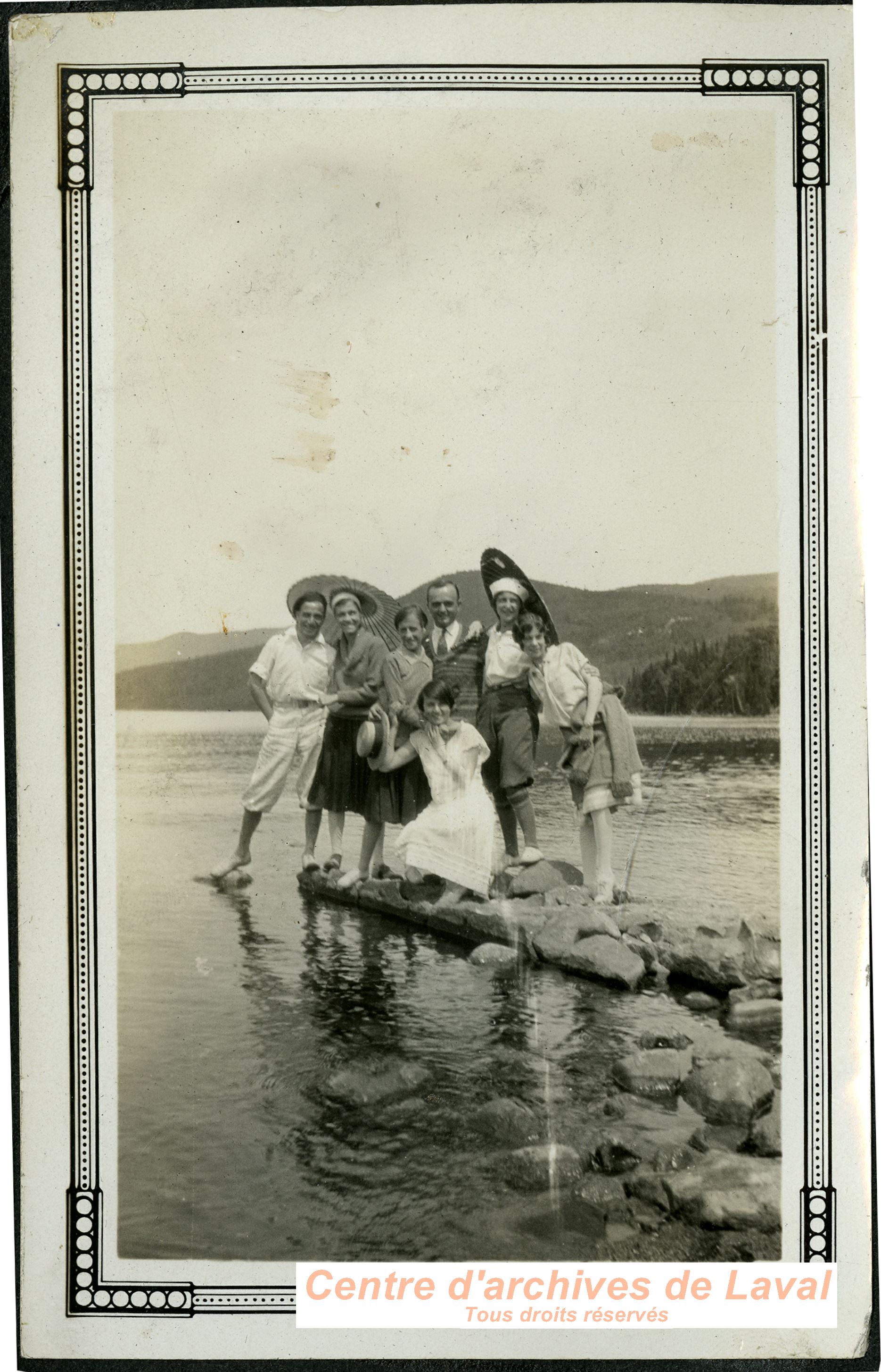 Groupe d'amis au lac Tremblant