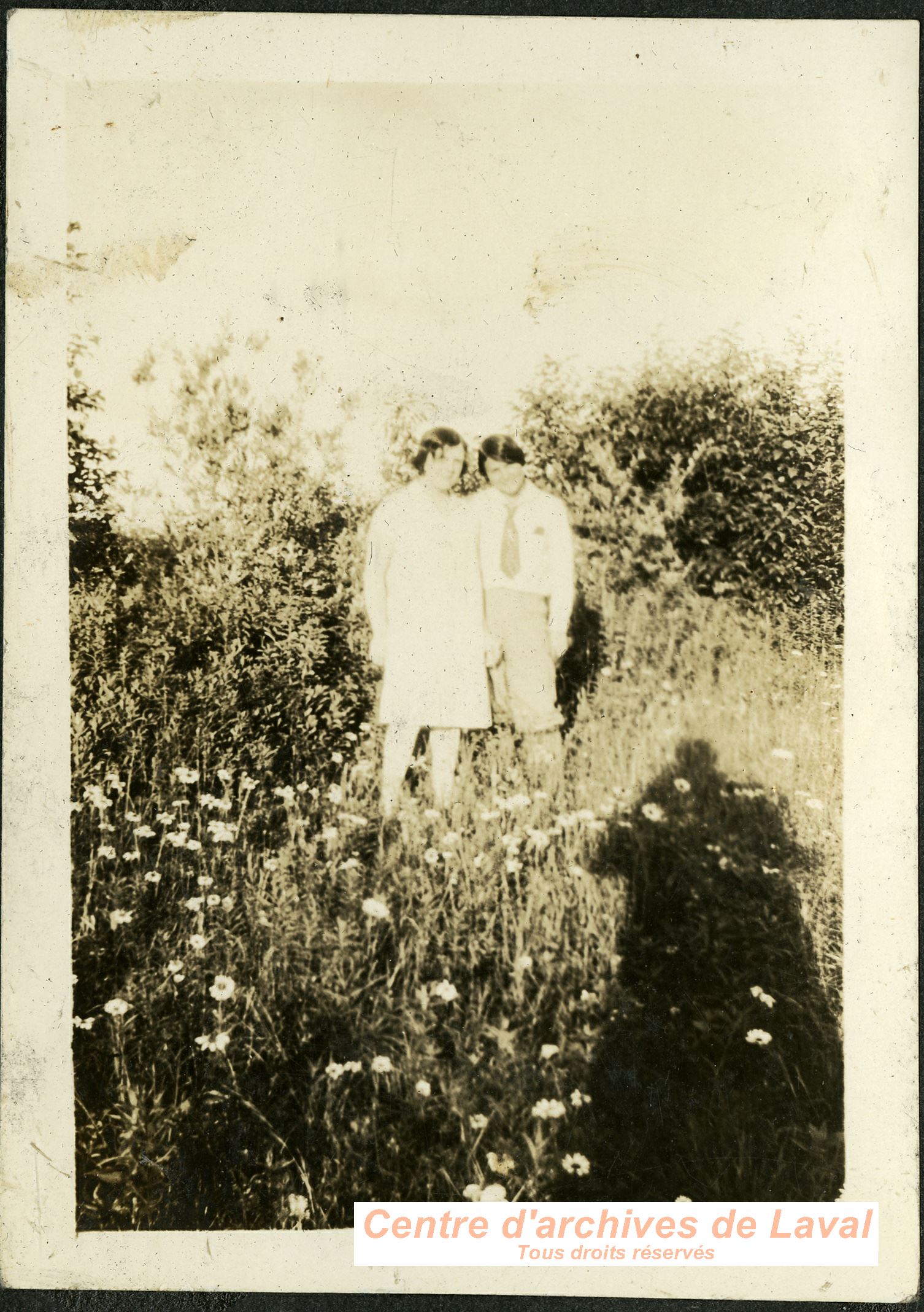 Portrait de deux jeunes femmes