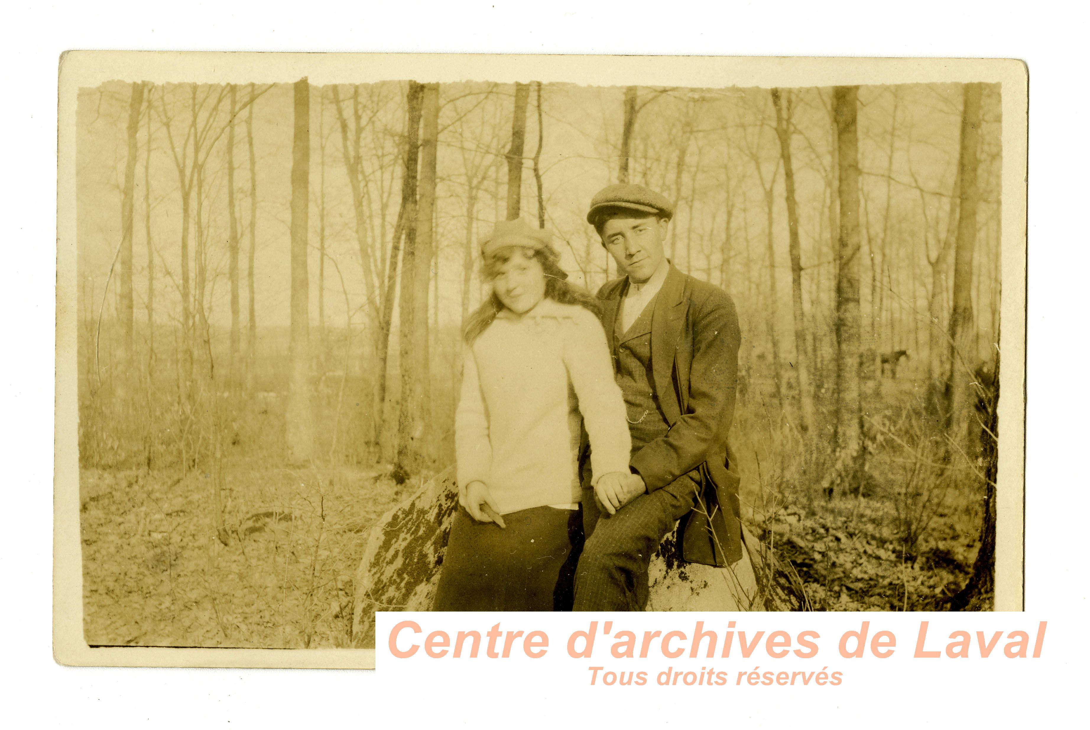 Couple dans une rablire  Saint-Vincent-de-Paul.